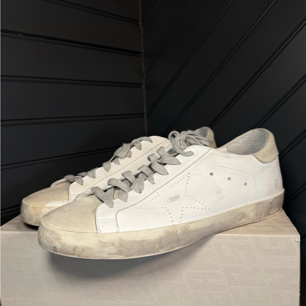 Golden Goose Men's Super-Star with perforated star and ice-gray heel tab - Picture 12 of 16